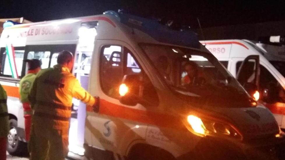 Feriti nella notte lungo l’autostrada Un giovane è grave