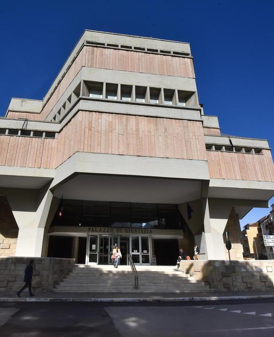 Tentò di violentarla in pineta Condannato a 2 anni di carcere 