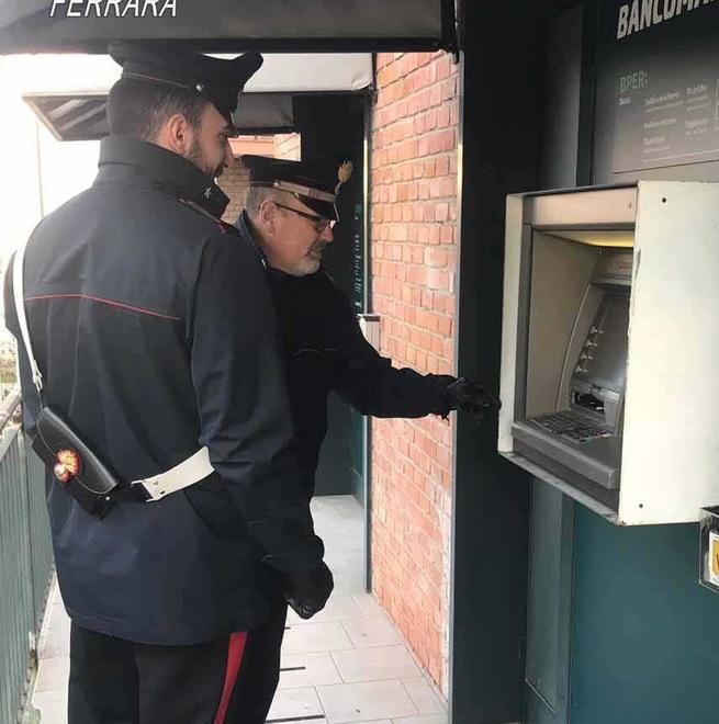 Sventato dai carabinieri l’assalto al bancomat Inseguimento nella notte 