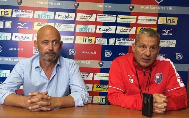 Giovanni Maneschi, a destra, insieme al direttore sportivo del Ponsacco, Andrea Luperini 