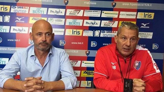 Giovanni Maneschi, a destra, insieme al direttore sportivo del Ponsacco, Andrea Luperini