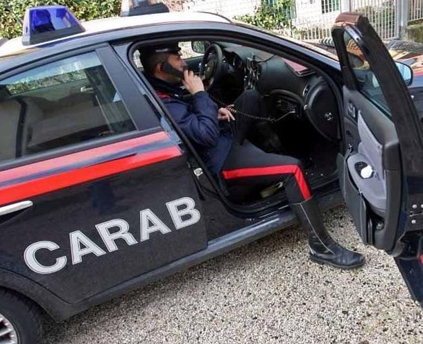 «Hanno tentato di violentarmi in strada»: la denuncia di una venticinquenne 