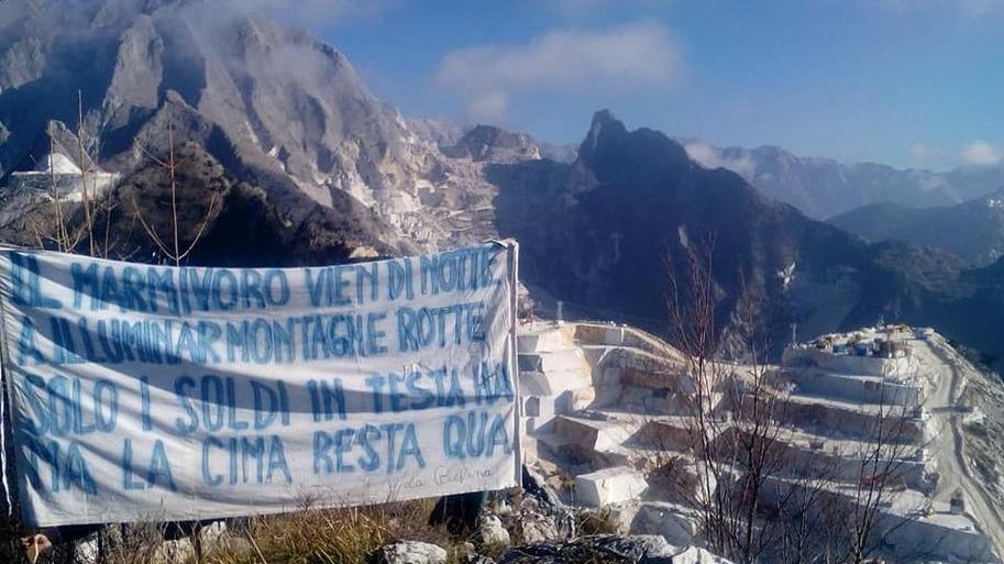 Striscione sullo zuccotto, scatta la denuncia