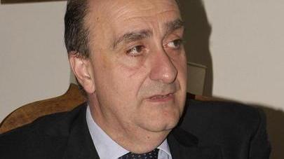 Desideri “scade” Per la successione è una corsa a due tra D’Urso e Dei
