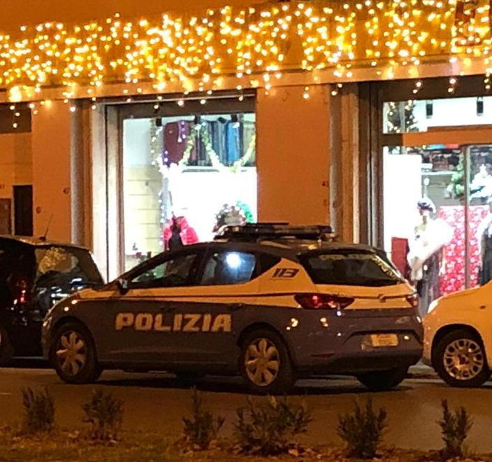 Felpe rubate: «Abbiamo ritirato la denuncia perché una mamma poi le ha pagate» 