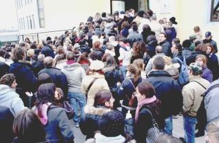 Un gruppo di partecipanti a un concorso pubblico (foto d’archivio)