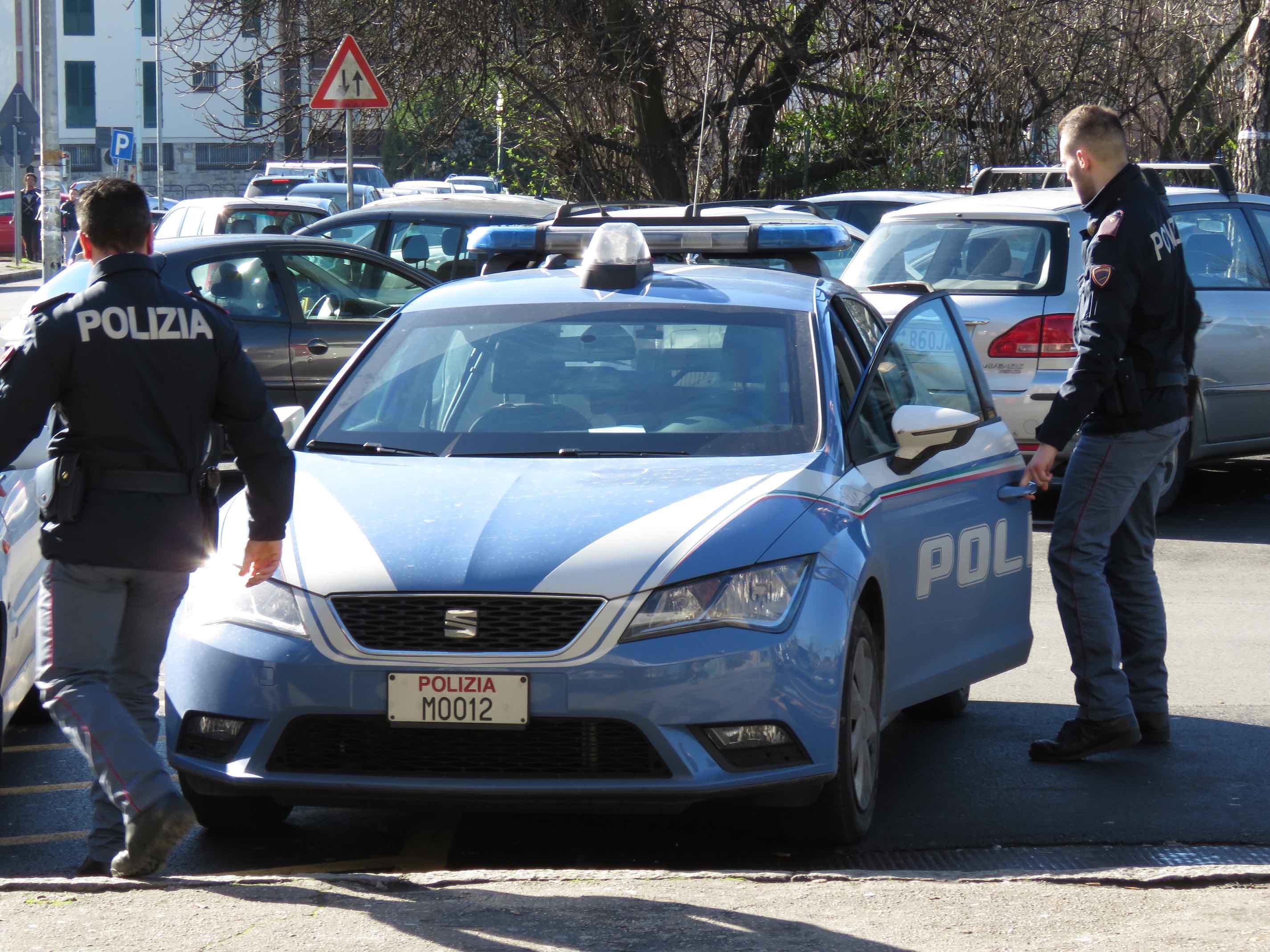 Una volante della polizia