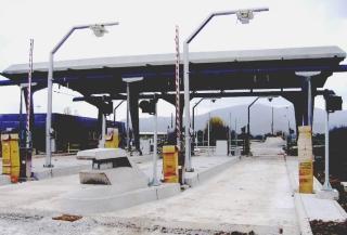 Un casello autostradale in costruzione