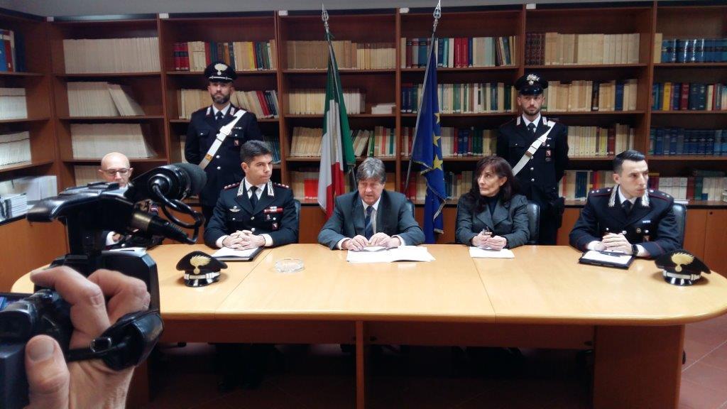Procura e carabinieri nella conferenza stampa sull'arresto