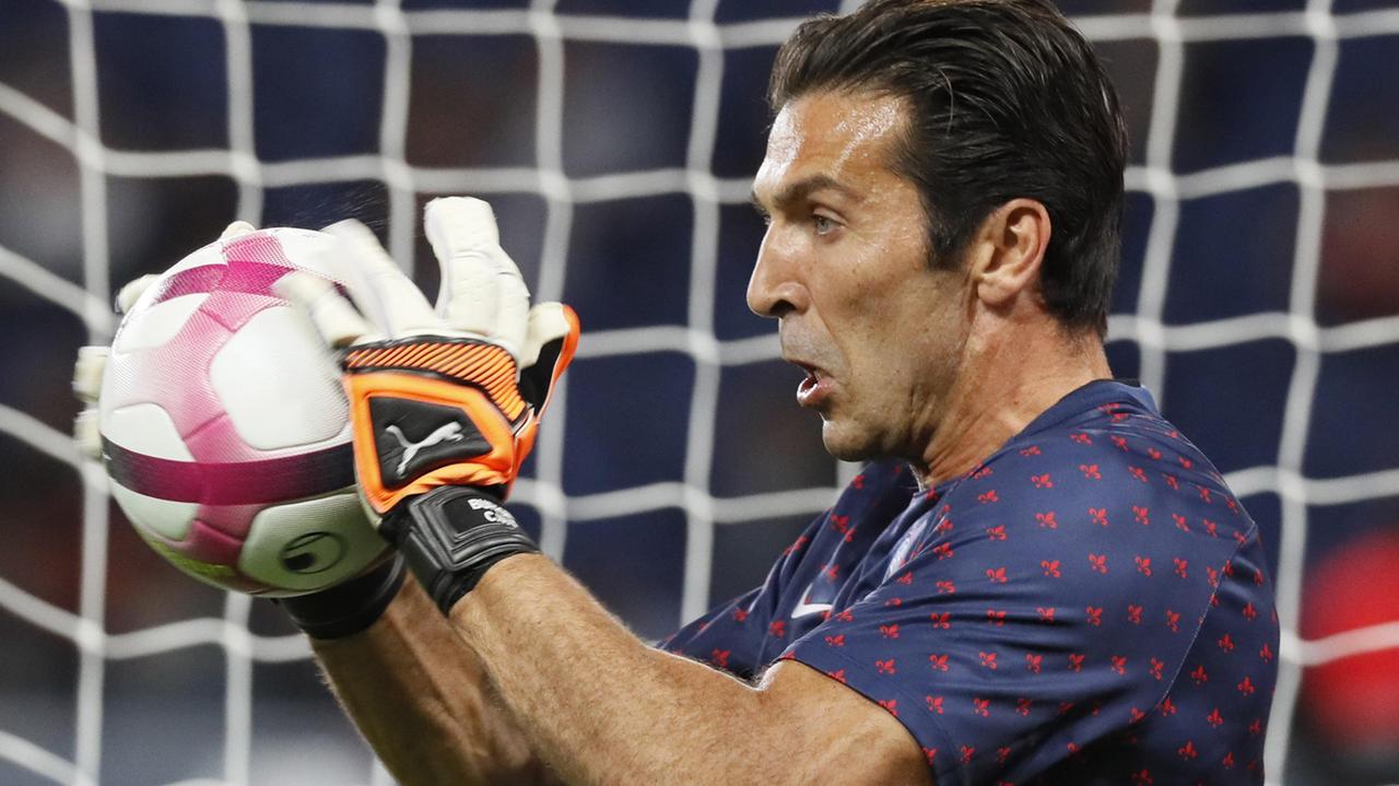 Violenza negli stadi, parla Buffon: "L'odio è un vento osceno, ovunque spiri"