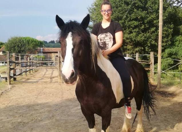 Maria Luisa, 19 anni e un rifugio nel Compitese per accogliere i “trovatelli” a quattro zampe 