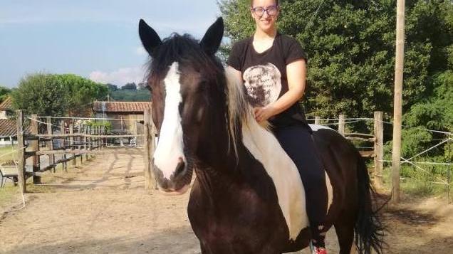 Maria Luisa, 19 anni e un rifugio nel Compitese per accogliere i “trovatelli” a quattro zampe