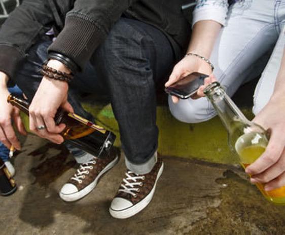 Grosseto, un fiume di alcol scorre tra i giovanissimi: bevono più degli altri coetanei toscani 