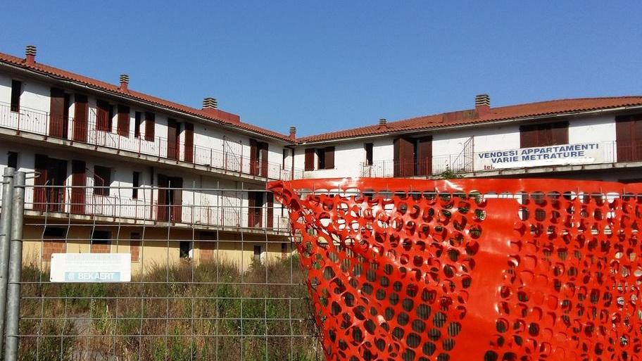 Blitz negli edifici dismessi: trovati otto irregolari