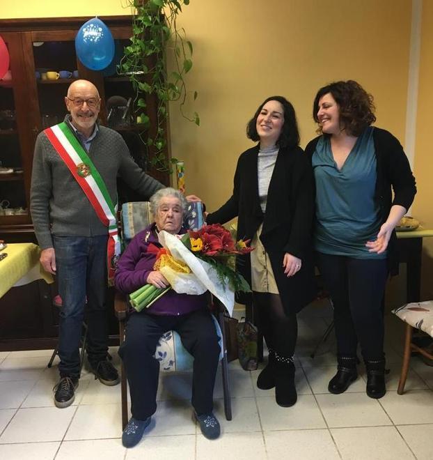 Grande festa per i 100 anni della nonna di Cafaggio