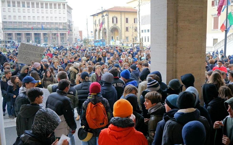In città sono più di settanta gli edifici scolastici senza certificato: il piano per la messa a norma 