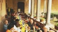 Pranzo organizzato dalla Caritas in una parrocchia