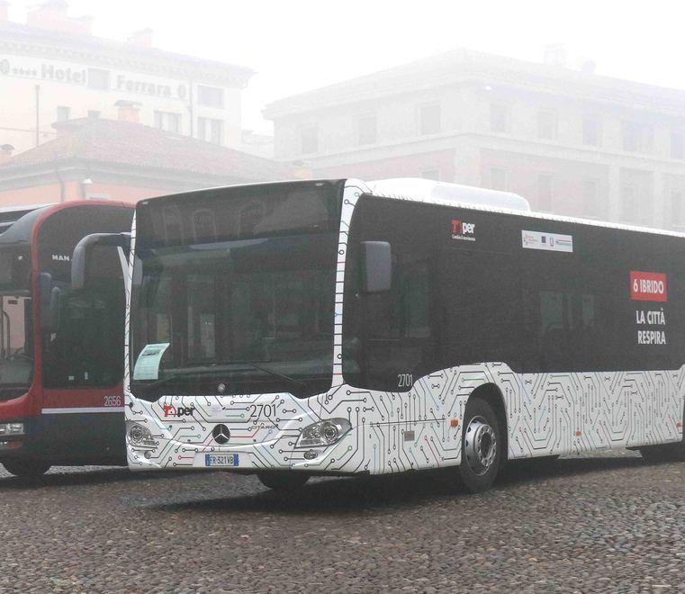 Ecco i nuovi bus ibridi Vengono risparmiate emissioni inquinanti e si sta pure più comodi