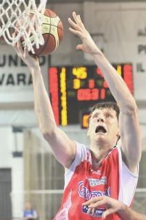<strong>SFIDA AZZURRA.</strong> Gregor Fucka, l’airone biancorosso, stasera vivrà una sfida che per anni si è accesa sotto le plance dell’A1, quella contro Ale Frosini, vecchio baluardo di Verona e Bologna