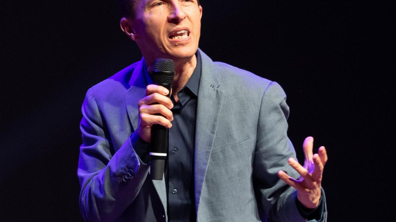 Cristiano Militello domani a Pisa per presentare "Cartelli d'Italia"
