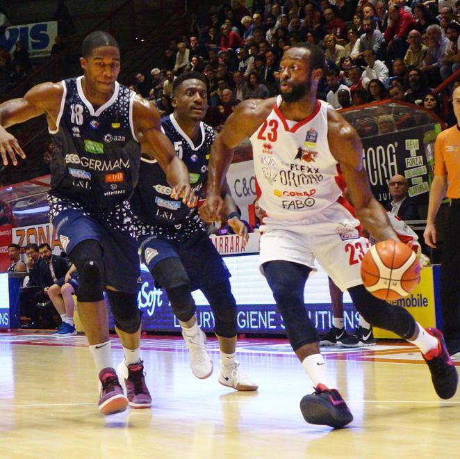 Johnson, c’è il contratto... ma solo per 10 giorni 
