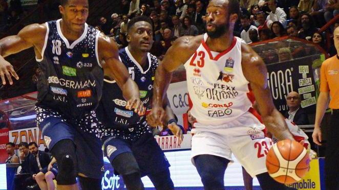 Johnson, c’è il contratto... ma solo per 10 giorni