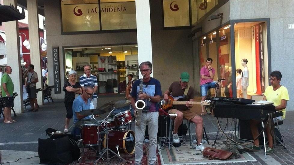 Più serate di musica Ecco le nuove regole
