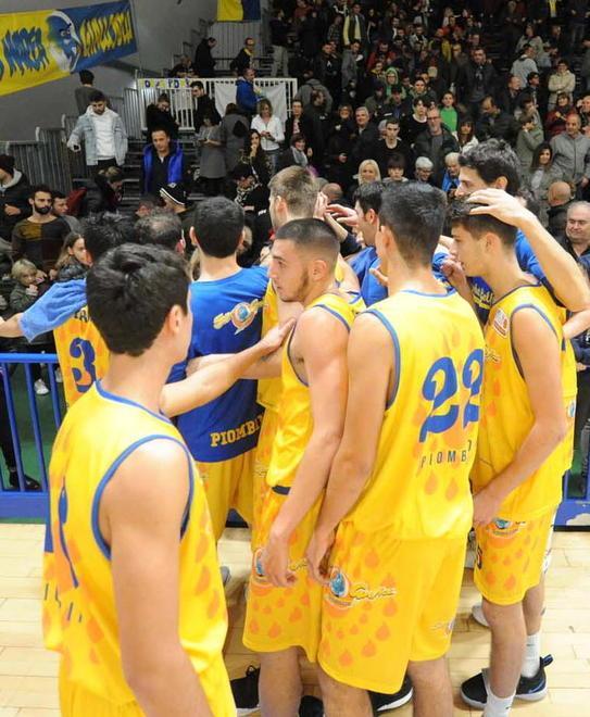 Golfo Piombino è terzo al giro di boa Andreazza fa le pagelle ai gialloblù 
