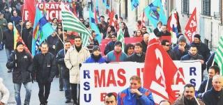 In piazza per avere un futuro