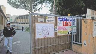 L’entrata dell’istituto professionale “Pacinotti”