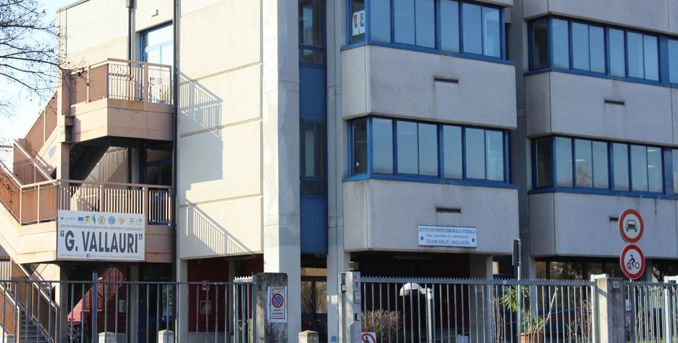 Carpi, studenti fanno a pugni a scuola: uno cade e finisce all’ospedale 