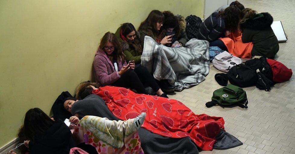 Mancano le aule a scuola 2mila in piazza a Livorno