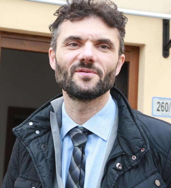 Da Livorno a Prato, la corsa per nascondere il marchio dem