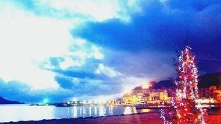 Albero di Natale sulla spiaggia di Marina di Campo