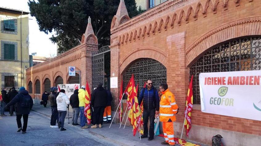 Avr, la vertenza in prefettura: società richiamata al rispetto delle normative