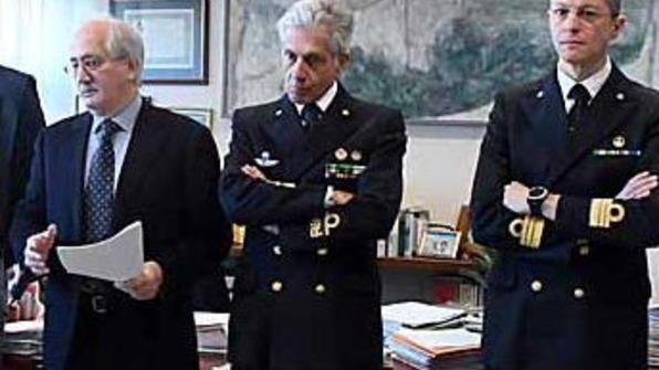 Liquami e pesci morti segnalati da mesi