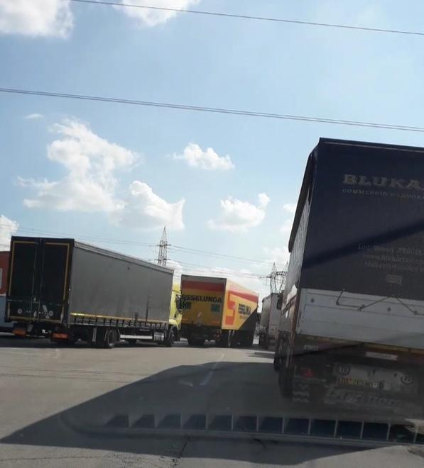 Raffica di multe per i camion in sosta sulla Romana vecchia 