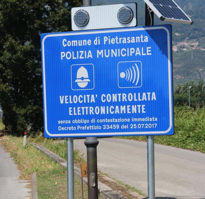 Neri contro gli autovelox: sono macchine mangiasoldi