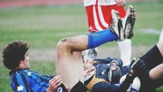 Incontro ravvicinato fra il nerazzurro Talignani e il portiere avversario Carretta