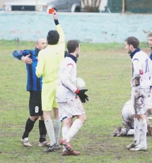 Piombino ridotto in nove ripreso nel finale