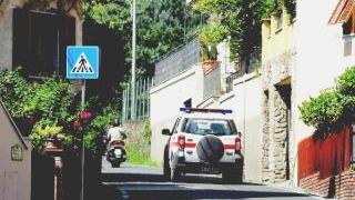 Un tratto della via per Arni e il consigliere Simone Ortori