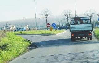 La nuova viabilitàfa sentire isolato il paese di S. Lucia