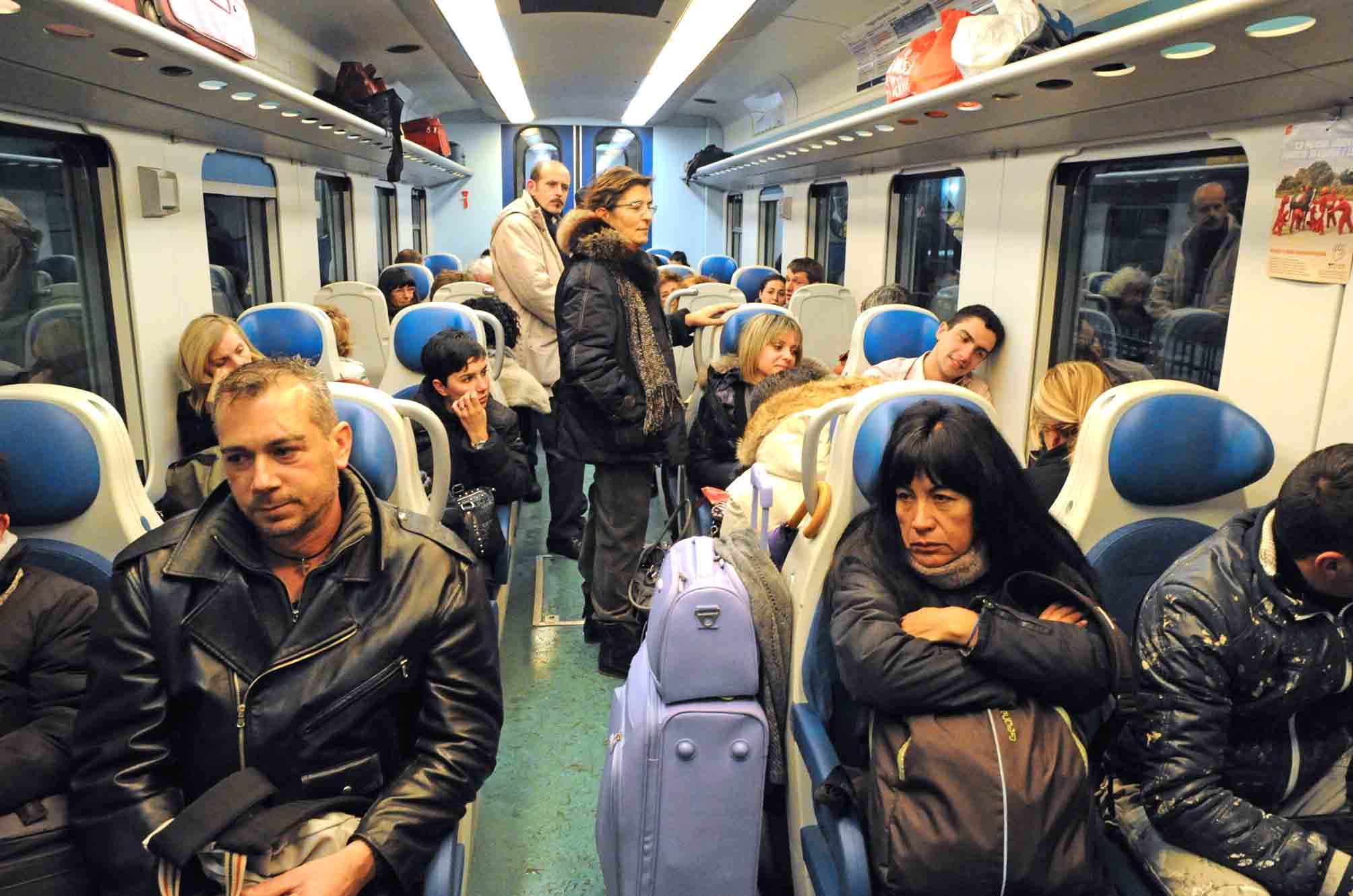 Guasti a raffica: treni in ritardo sulla linea tra Lucca e Firenze 