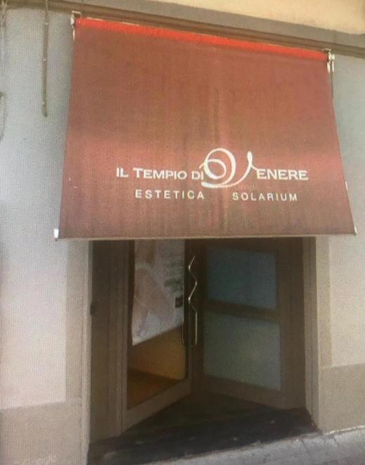 Ladri al centro estetico portano via il denaro dal registratore di cassa