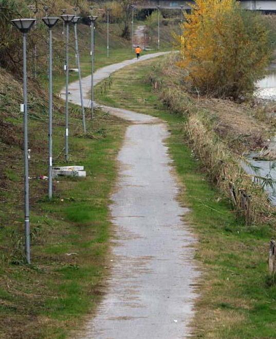 Lavori lungo il fiume Frigido, il muro si farà ma meno alto 