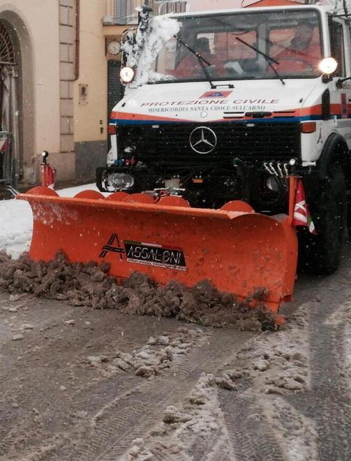 I residenti chiedono la spargisale in strada Garau: non c’è ghiaccio