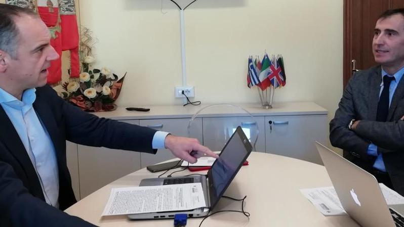Rifiuti non riciclabili, arriva il portale che conta i ritiri dei sacchi grigi