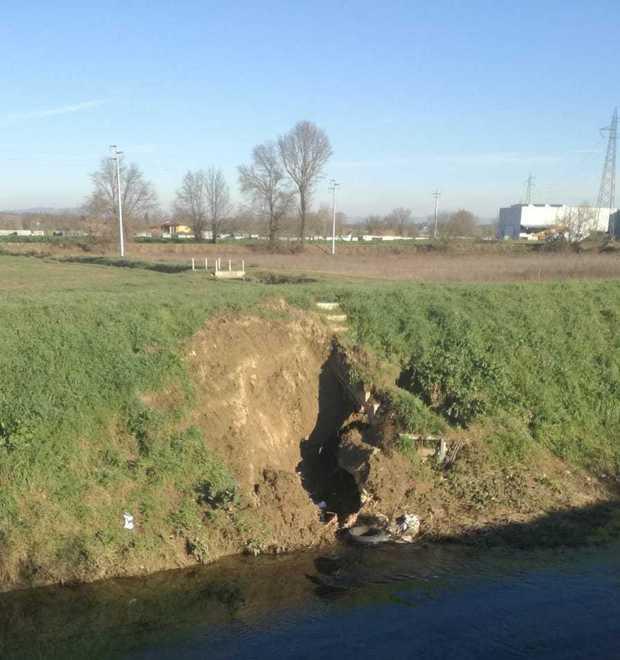 Cede parte dell’argine del rio Fossanuova «Situazione a rischio» 