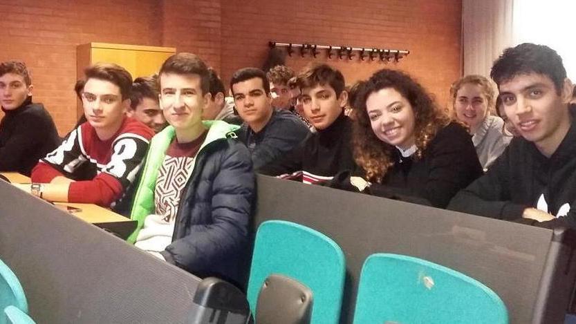 A lezione di robotica I ragazzi dell’Isis al Sant’Anna di Pisa