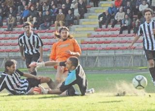 <strong>RIMONTA.</strong> Il gol di Giunta alla Pianese che chiuse il match 2-3